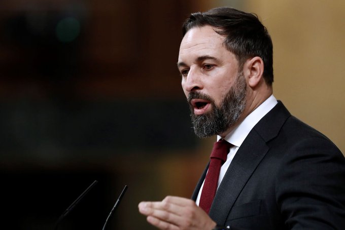 Comienza la moción de censura y Abascal ofrece convocar elecciones si prospera