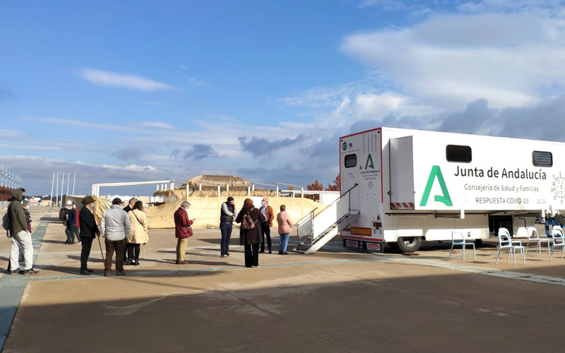Abiertas las autocitas para recibir la tercera dosis de las vacunas para personas de 60 a 64 años