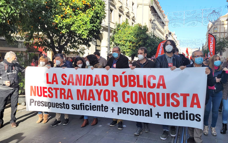 Sevilla grita contra el auge la privatización de la sanidad en Andalucía