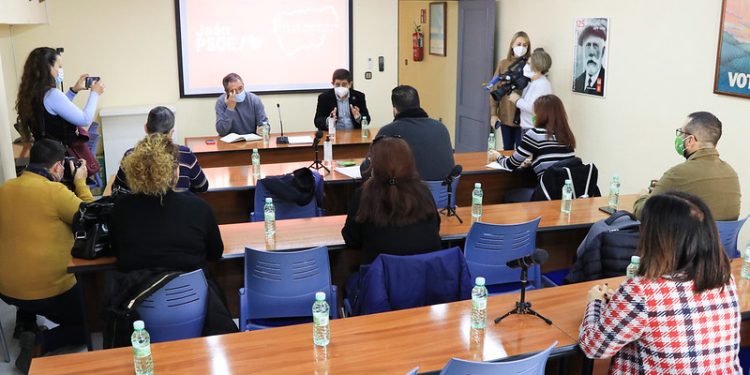 reunion juan espadas comoite empresa salud responde