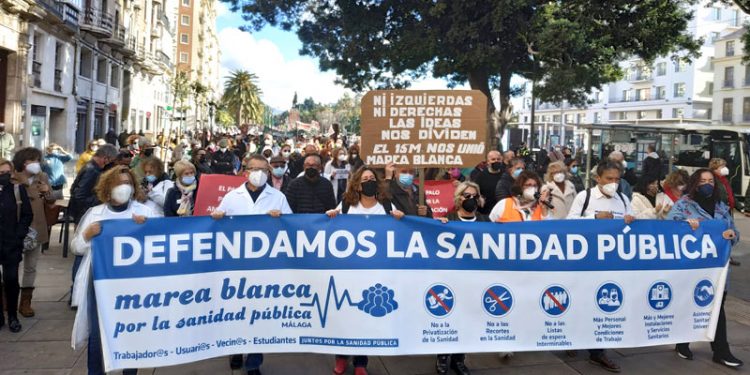 La Marea Blanca exige a la Junta de Moreno Bonilla que deje de «desmantelar» la sanidad pública