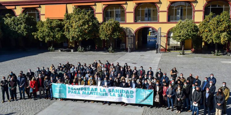 89 alcaldes de Sevilla constituyen una plataforma ante «el grave deterioro de la sanidad pública»