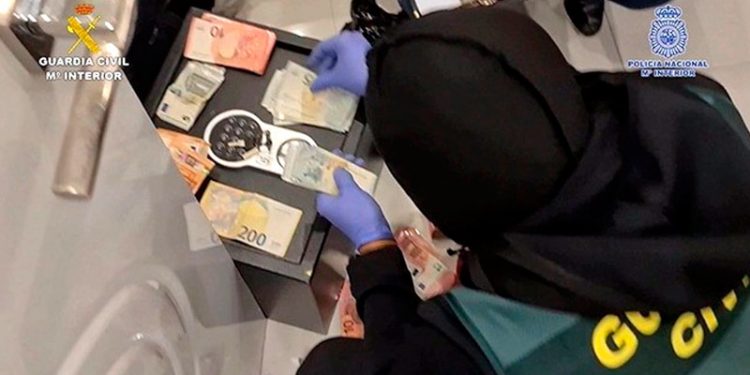 51 personas detenidas en una operación para abortar la fusión de dos bandas de narcotraficantes de Cádiz y Sevilla