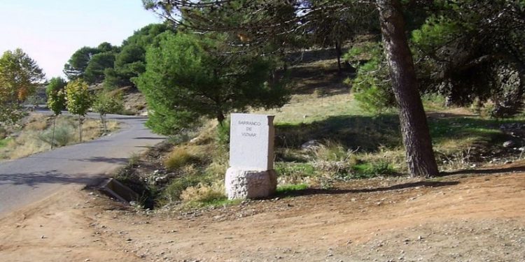 Fosas Barranco Víznar Granada