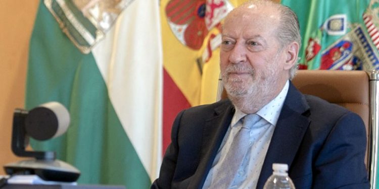 La FAMP se hace eco “del malestar» del sector del taxi «por la regulación sin consenso” de las VTC por parte de la Junta de Andalucía