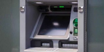 La Junta oculta a FACUA Andalucía las acciones acordadas con la banca para mejorar la atención a mayores