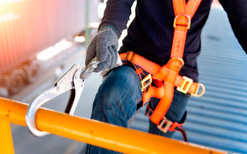 El número de parados en Andalucía desciende un 6,9% respecto al pasado año según la EPA