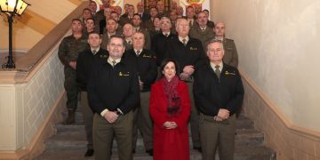 Robles visita en Granada la sede del Mando de Adiestramiento y Doctrina del Ejército de Tierra