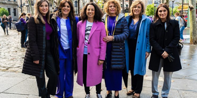 El PSOE-A exige a Juanma Moreno que no utilice a las mujeres como «un simple eslogan»