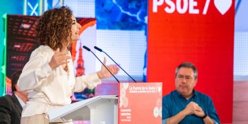 María Jesús Montero reivindica el «liderazgo» de Juan Espadas en Andalucía