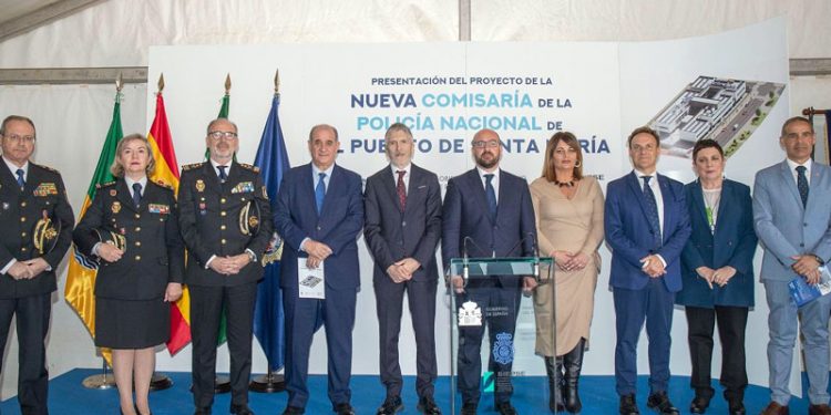 Grande-Marlaska presenta las obras de la comisaría de Puerto de Santa María y del cuartel de Chiclana, con una inversión de 22 millones