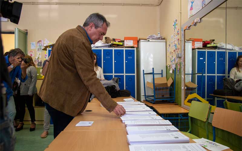 juan espadas vota elecciones municipales