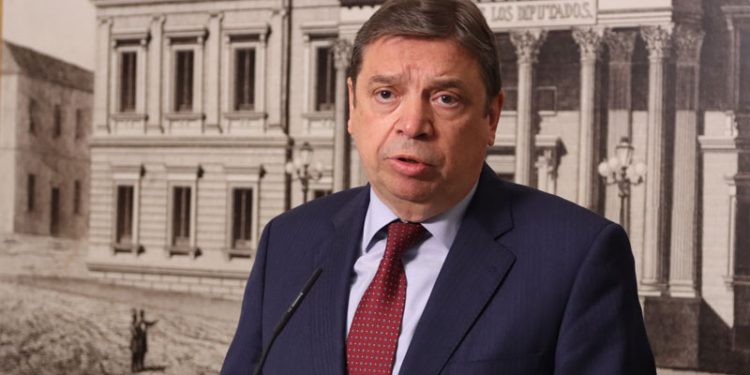Planas subraya el apoyo firme y sin reservas del Gobierno al conjunto del sector agroalimentario