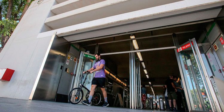 aparcamientos bicicletas metros andalucia
