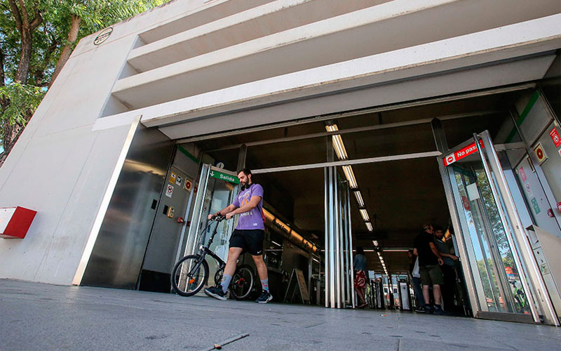 aparcamientos bicicletas metros andalucia