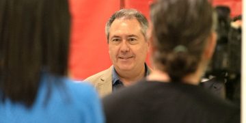 Espadas advierte que la derecha «lleva vendiendo la piel del oso antes de cazarlo demasiado tiempo»