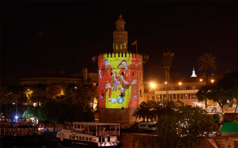 torre del oro sevilla iluminada españa campeona del mundo fútbol femenino