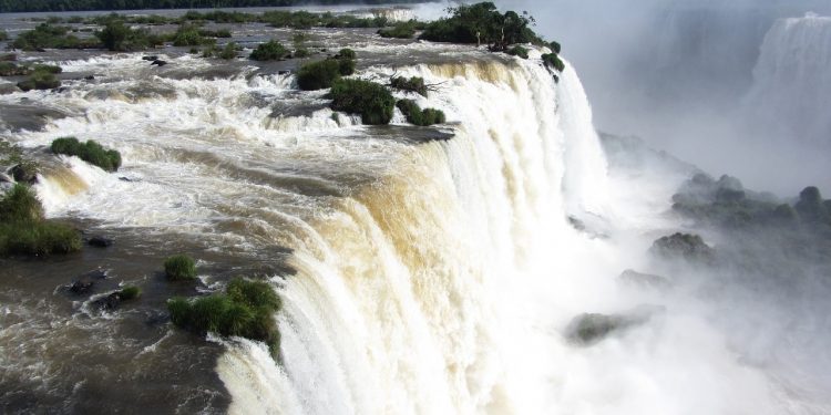 Cataratas del Iguazú: Las altas precipitaciones provocan inundaciones