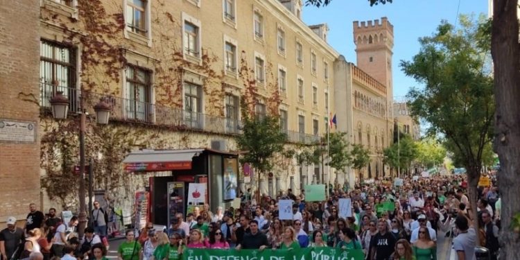La Marea Verde toma las calles de Sevilla y Málaga