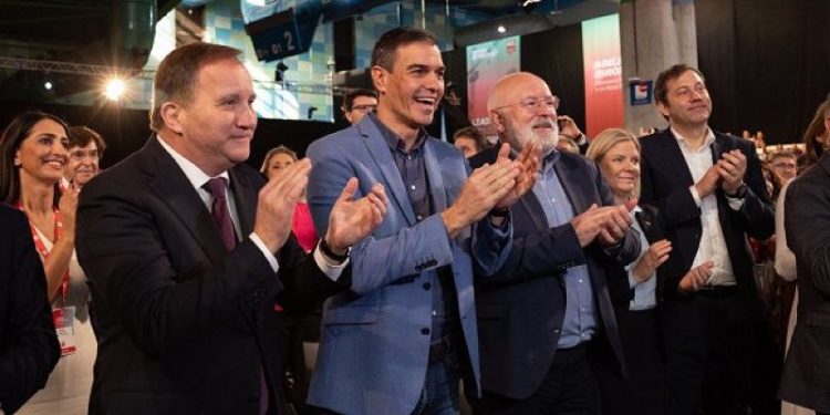 Apoyos a un gobierno progresista «que siga luchando por la Memoria Histórica»