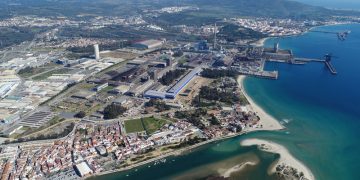 Los trabajadores de Acerinox inician la huelga, aunque la fábrica sigue con los servicios mínimos