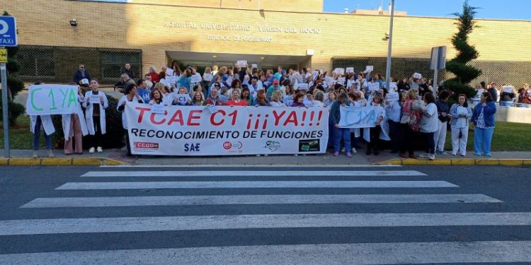 Los técnicos de cuidados auxiliares se manifiestan para exigir una «correcta» clasificación profesional
