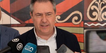 Espadas destaca la «valentía» de Sánchez y apela a «fortalecer la democracia»