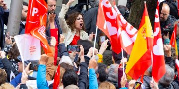 El PSOE no es optimista con la decisión de Sánchez a pesar del apoyo unánime en Ferraz