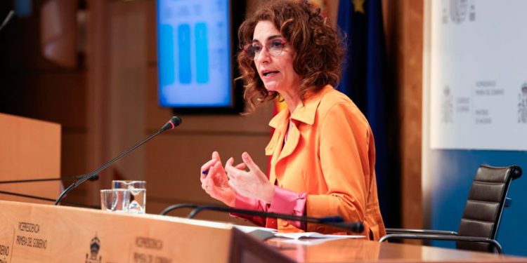 Montero asegura el trabajo en Navantia «está garantizado» para los próximos «diez años»