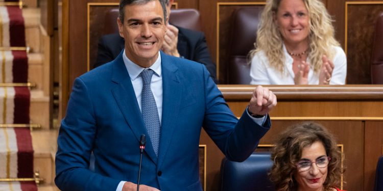 Andalucía registra 15.585 parados menos, un nuevo «récord» que se suma al buen ritmo nacional