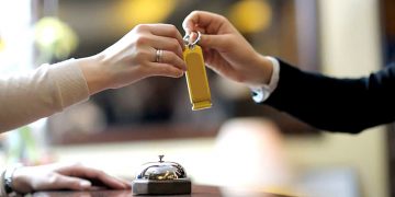 El paro vuelve a bajar en Andalucía, que registra una cifra de 654.248 desempleados