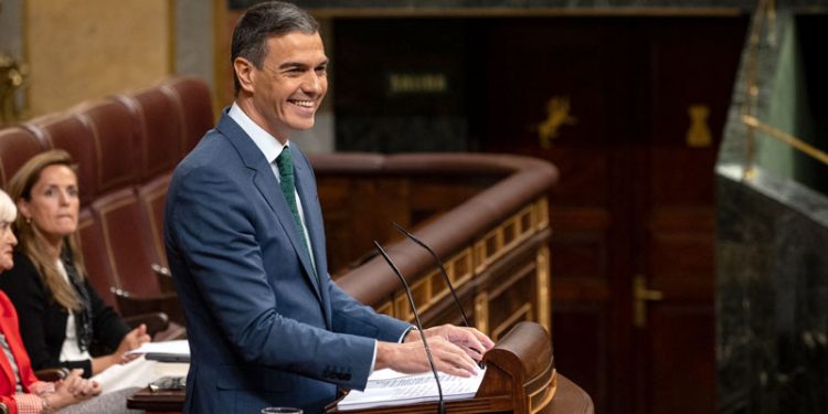 Continúan los buenos datos de empleo, que en Andalucía suponen una reducción de 54.100 parados