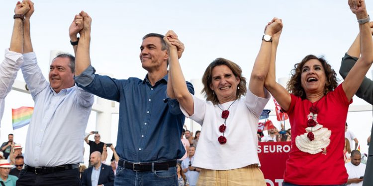 Juan Espadas vuelve a sonar con fuerza para tomar las riendas de un ministerio