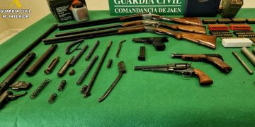 La Guardia Civil desmantela una trama de tráfico ilegal de armas en Jaén, Granada y Valencia