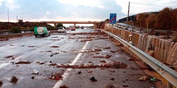 Las lluvias provocaron anoche el corte de la A-7