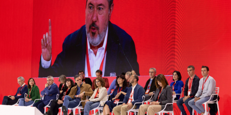 Sánchez, continuista pero con una veintena de cambios