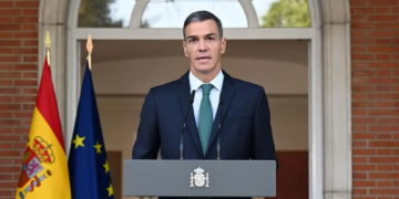 El Gobierno de Pedro Sánchez frena la privatización y protege la sanidad pública