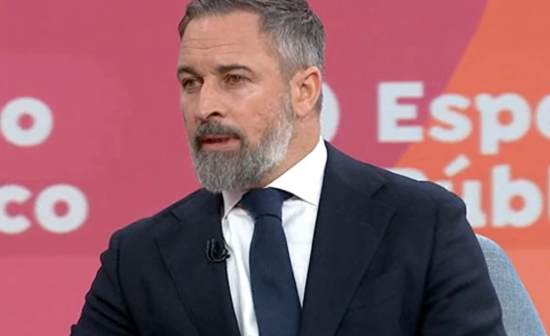 Vox endurece el pulso con el PP y exhibe su crisis interna en Madrid