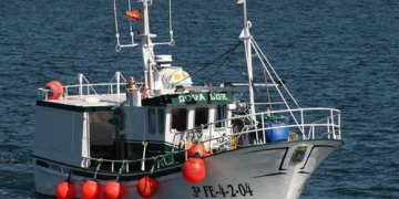 Almería y su sector pesquero conoce la normativa para faenar en el caladero de la isla de Alborán