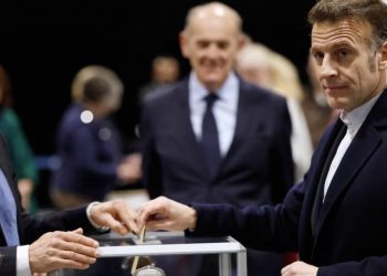 Los socialistas resisten en las grandes ciudades en la primera vuelta de las municipales de Francia pese al avance de la ultraderecha