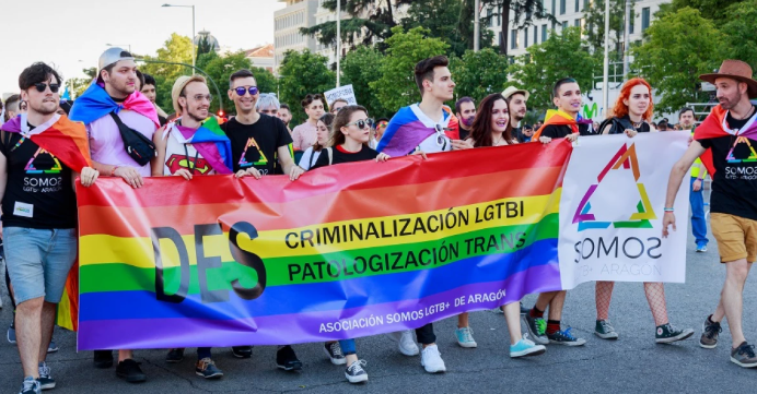 El temor a un retroceso en derechos impulsa el voto progresista entre el colectivo LGTBI+ en España