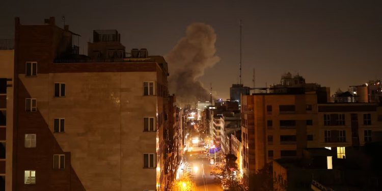 Irán al límite: protestas reprimidas, muerte de Khamenei y la peligrosa escalada impulsada por Trump y Netanyahu